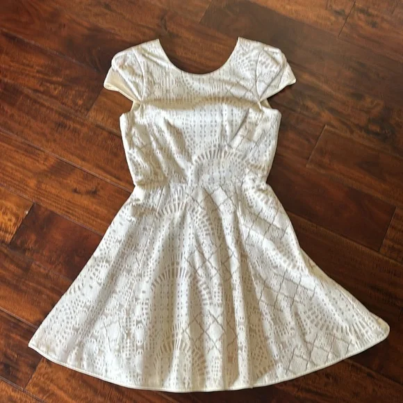 Anthropologie | White lace cap sleeve fit & flare dress - Picture 3 of 13